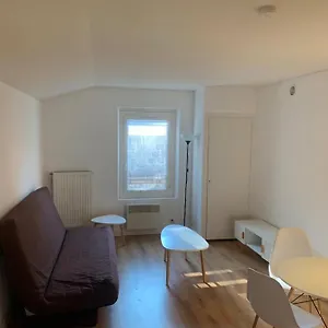 https://domene-studio-terrasse-parking.hotels-rhonealpes.com